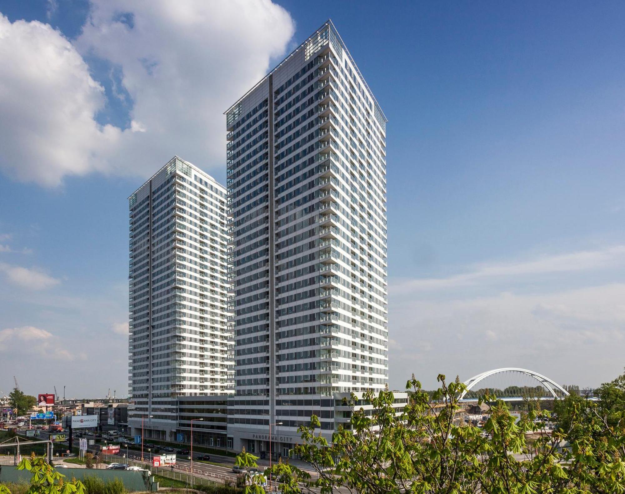 Sag Panorama City Free Parking Братислава Екстер'єр фото